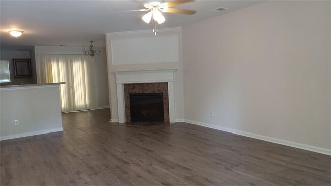 755 Crestwell Cir in Atlanta, GA - Building Photo - Building Photo