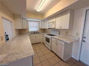 1212 SE 2nd Pl in Cape Coral, FL - Building Photo - Building Photo