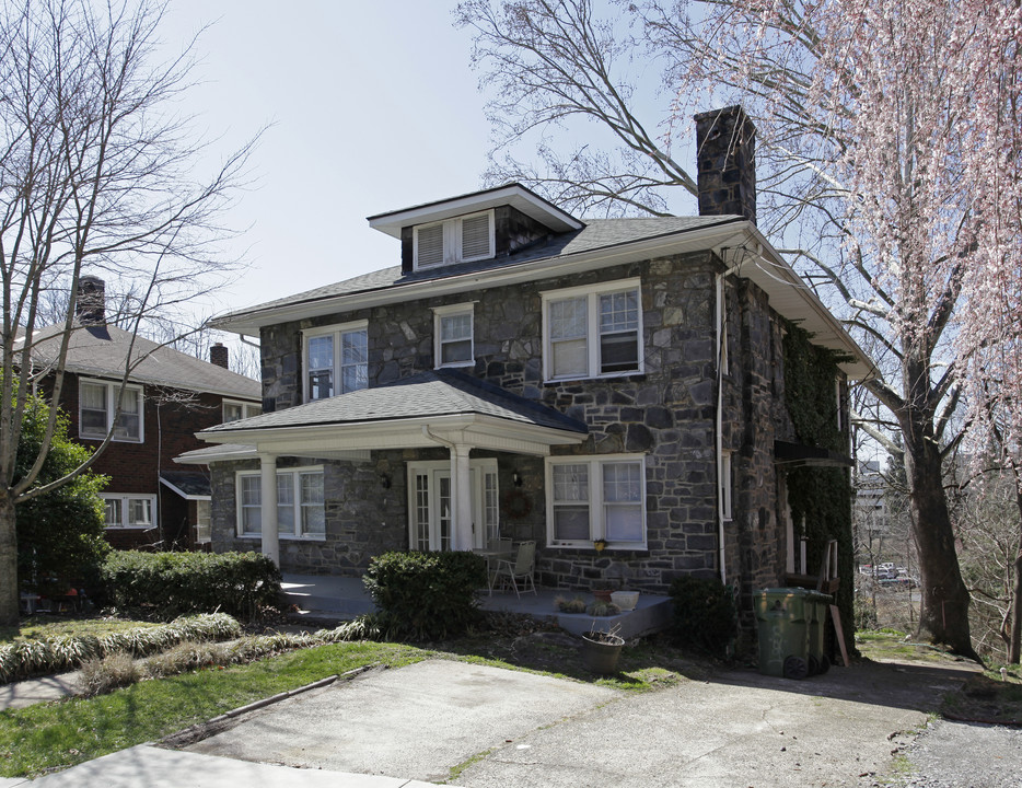 69 Forest Hill Dr in Asheville, NC - Building Photo