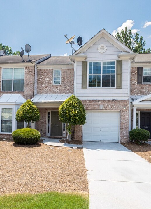2833 Parkway Close in Lithonia, GA - Building Photo