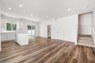 1141 S Underwood St in Kennewick, WA - Building Photo