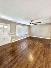 809 Raymond Ct in Virginia Beach, VA - Foto de edificio - Building Photo