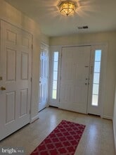 9068 Falcon Glen Ct in Linton Hall, VA - Building Photo - Building Photo