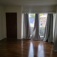 522 E Hyde Park Pl-Unit -522 in Inglewood, CA - Foto de edificio - Building Photo