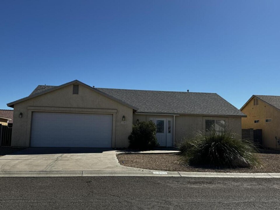 3358 E Ames Ave in Kingman, AZ - Building Photo