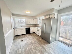 83 Derryfield Ct in Manchester, NH - Building Photo - Building Photo