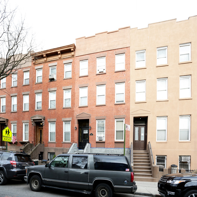 556 Henry St in Brooklyn, NY - Building Photo - Building Photo