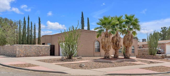 6820 Villa Hermosa Dr in El Paso, TX - Building Photo - Building Photo
