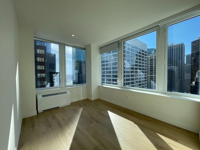 160 Water St in New York, NY - Building Photo - Building Photo