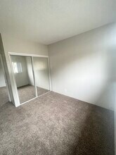 Ridgewood Apartments in Monrovia, CA - Foto de edificio - Building Photo