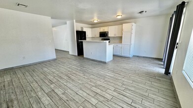 5310 Joshua Jose St in North Las Vegas, NV - Building Photo - Building Photo