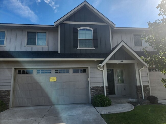 property at 7214 W Chestnut Ave