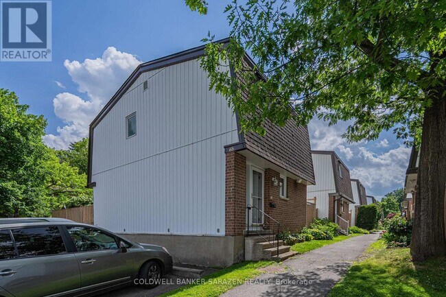 837 Eastvale Dr in Ottawa, ON - Building Photo - Building Photo