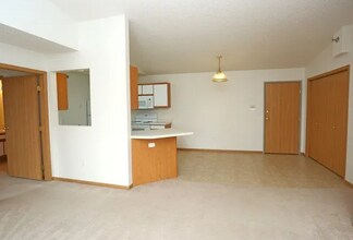 Bella Place Apartments in West Fargo, ND - Foto de edificio - Building Photo