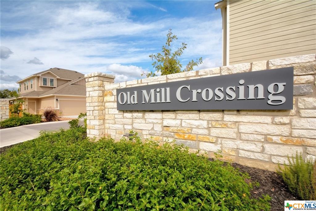 Old Mill Crossing in New Braunfels, TX - Building Photo