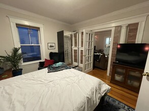 34 Leonard St, Unit 1 in Somerville, MA - Foto de edificio - Building Photo
