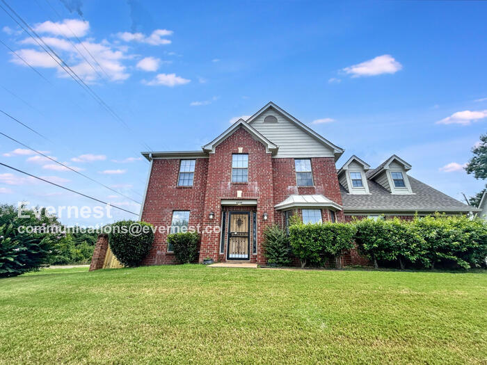 5240 Shady Ridge Dr in Memphis, TN - Building Photo