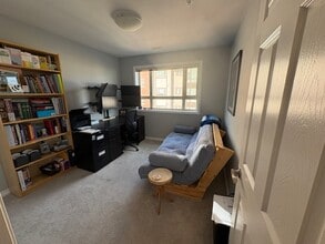 2125 Atkinson St in Penticton, BC - Building Photo - Building Photo