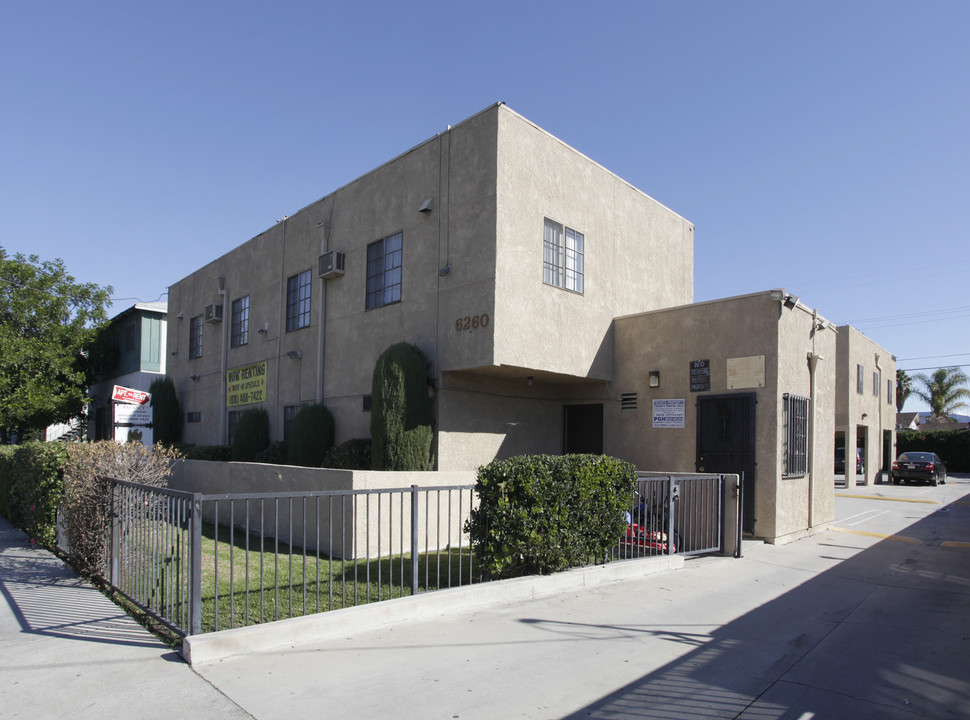 6260 Vineland Ave in North Hollywood, CA - Building Photo