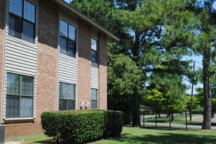 Magnolia Apartments in Montgomery, AL - Building Photo