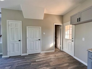 4106 White St in Bacliff, TX - Building Photo - Building Photo