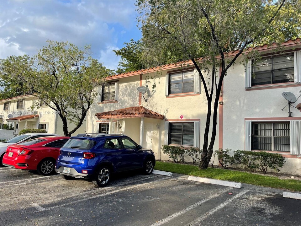 11608 NW 35th Ct in Coral Springs, FL - Building Photo