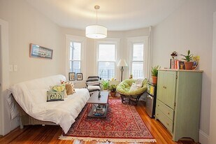 368 Broadway, Unit 2R in Cambridge, MA - Building Photo