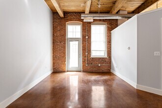 55 S Harding St in Indianapolis, IN - Foto de edificio - Building Photo