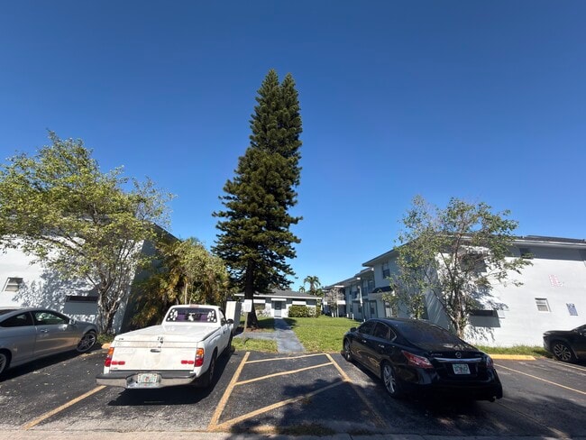 2220 NW 58th Ter, Unit Unit# 4