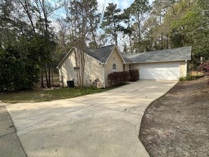 1719 Folkstone Rd in Tallahassee, FL - Building Photo - Building Photo