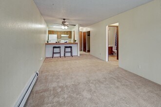 Park Plaza in Anchorage, AK - Building Photo - Building Photo