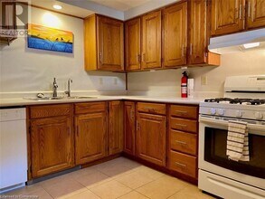 159 Sunpoint Crescent in Waterloo, ON - Building Photo - Building Photo