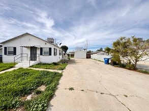 9809 Aim Ave in Bakersfield, CA - Building Photo - Building Photo