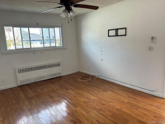 362 Beach 48th St in New York, NY - Building Photo - Building Photo