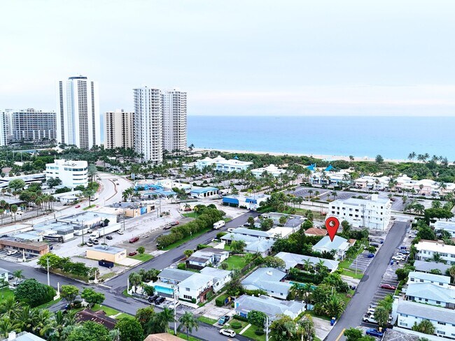 1236 Beach Rd in Riviera Beach, FL - Building Photo - Building Photo