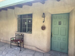 104 Padre Martinez Ln in Taos, NM - Building Photo - Building Photo