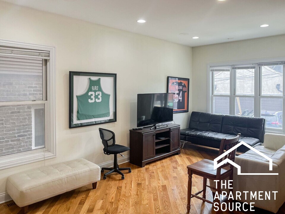 2334 N Greenview Ave, Unit 1 in Chicago, IL - Building Photo
