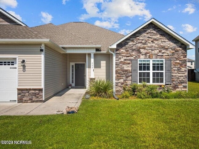 402 Derrick Dr in Sneads Ferry, NC - Building Photo - Building Photo