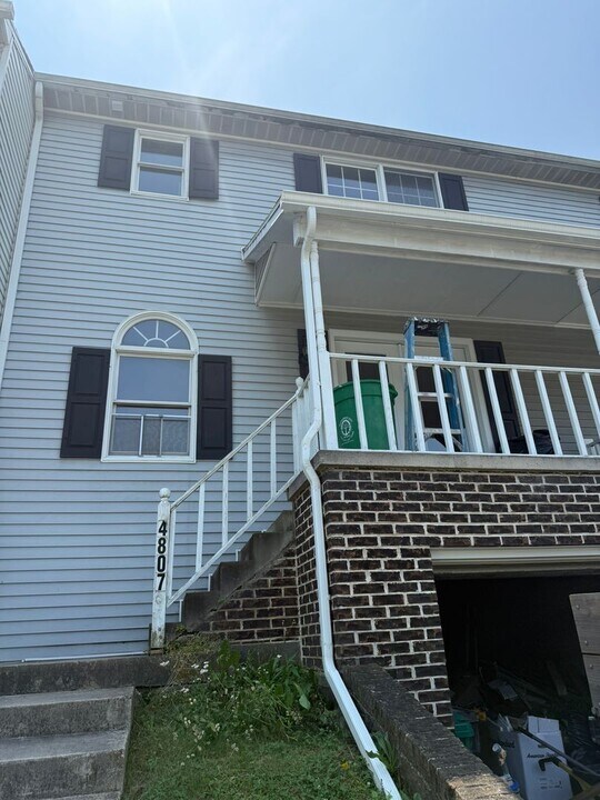 4807 Lancer St in Harrisburg, PA - Building Photo