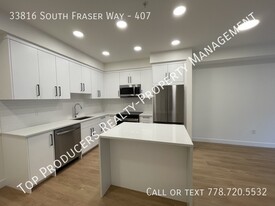 33816 South Fraser Way in Abbotsford, BC - Building Photo