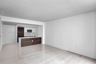 301 Altara Ave in Coral Gables, FL - Building Photo - Building Photo