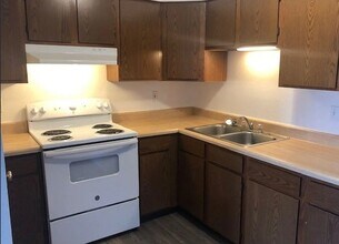 1216 S G Ave in Nevada, IA - Building Photo - Building Photo