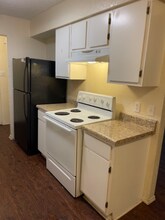 6841 S Creek Dr in Fort Worth, TX - Building Photo - Building Photo