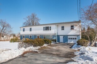 10 Cardinal Ln in Lincoln Park, NJ - Building Photo