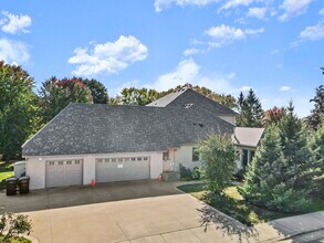 1580 E Shore Dr in St. Paul, MN - Building Photo - Building Photo