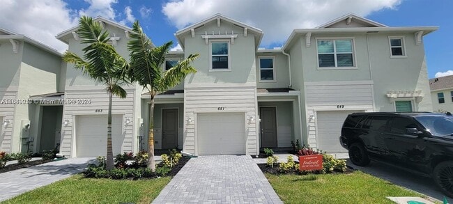 property at 651 SE Lk Fls St