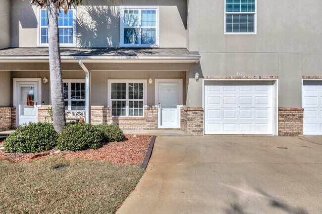 1523 Bentley Cir in Fort Walton Beach, FL - Building Photo - Building Photo