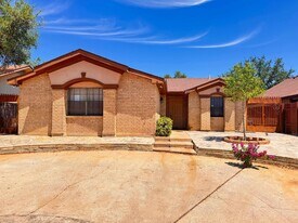 407 Carreta Ct in Laredo, TX - Building Photo