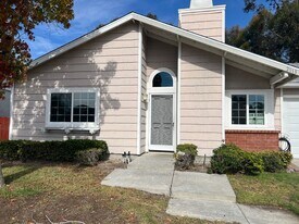 2113 Hamden Dr in Chula Vista, CA - Building Photo