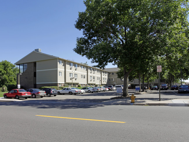 Kings Point Apartments in Denver, CO - Building Photo - Building Photo